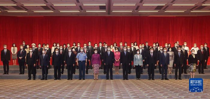 習(xí)近平會見香港特別行政區(qū)行政、立法、司法機(jī)關(guān)負(fù)責(zé)人