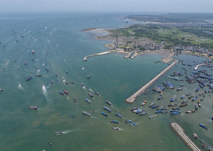 海南萬(wàn)艘漁船出港“耕?！?>
     <p>海南萬(wàn)艘漁船出港“耕?！?/p>
</a><a href=