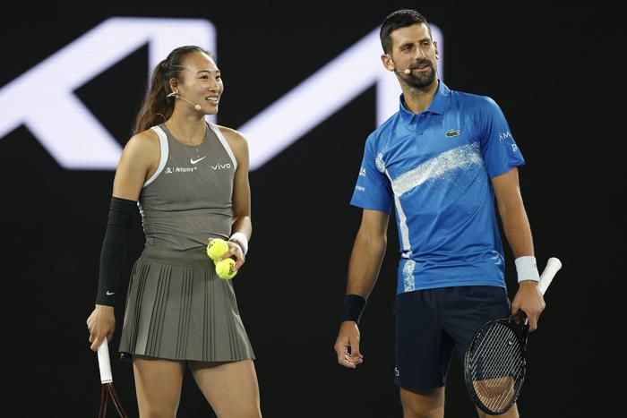 夢(mèng)幻聯(lián)動(dòng)！鄭欽文搭檔德約出戰(zhàn)澳網(wǎng)表演賽