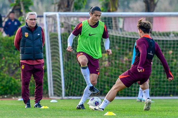 中國國家男子足球隊在?？诩?xùn)