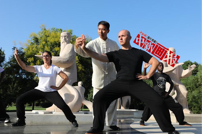 “China Travel”持續(xù)火熱 老外在中國(guó)越來越會(huì)玩了