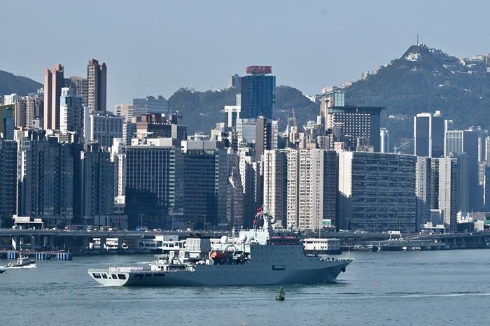 海軍戚繼光艦、沂蒙山艦抵達(dá)香港