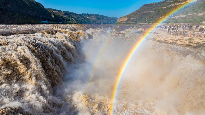 黃河壺口瀑布秋日現(xiàn)絢麗彩虹