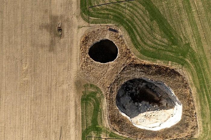 土耳其農業(yè)區(qū)現(xiàn)數(shù)百個地面塌陷坑