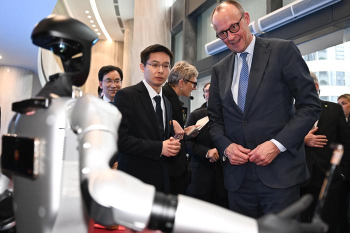 德國總理參訪中國機器人企業(yè)