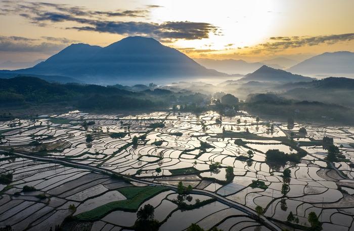 安徽旌德：水潤(rùn)田疇 梯田如畫(huà)