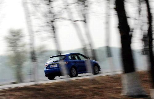 顛覆傳統(tǒng)/狂野不羈 試駕斯巴魯翼豹2.0R