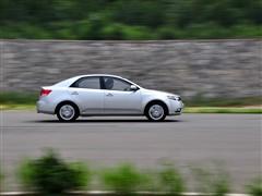 汽車(chē)之家 東風(fēng)悅達(dá)起亞 forte福瑞迪 09款 2.0 at top