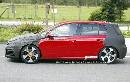 將于9月亮相 高爾夫R20輕度偽裝照曝光 汽車之家 將于9月亮相 高爾夫R20輕度偽裝照曝光 汽車之家