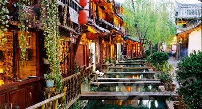 ������һ������ˮ�ϵ�����С�(zh��n)