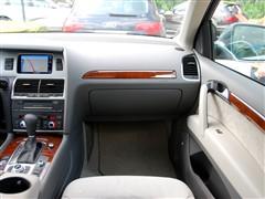 汽車(chē)之家 進(jìn)口奧迪 奧迪q7 3.0 tdi領(lǐng)先型
