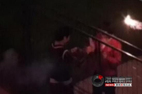 ���ӎ����˵�Ů��������´����(��i)(�M�D)