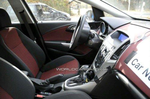 ��λ���ڿ���Ɲ ��һ���e�˄PԽչ�� ��܇֮��