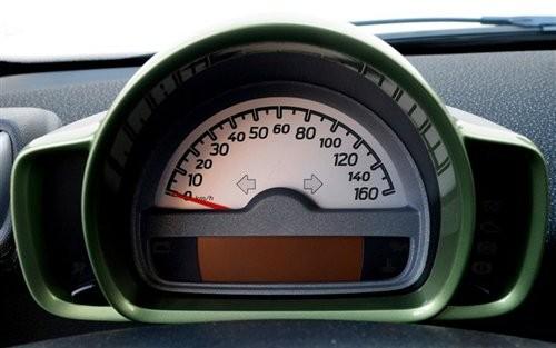 節(jié)能環(huán)保先鋒 試駕2011款電動版smart