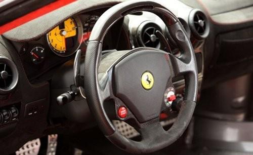 彗星撞地球 奧迪R8單挑法拉利Scuderia