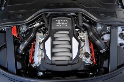 豪華車的準(zhǔn)則 海外試駕2011款奧迪A8