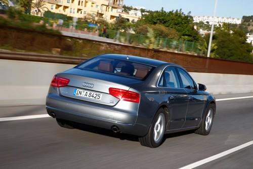 豪華車的準則 海外試駕2011款奧迪A8