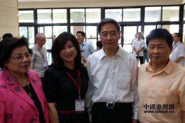 組圖:張志軍探訪臺(tái)中霧峰林家 有其后人親切交談