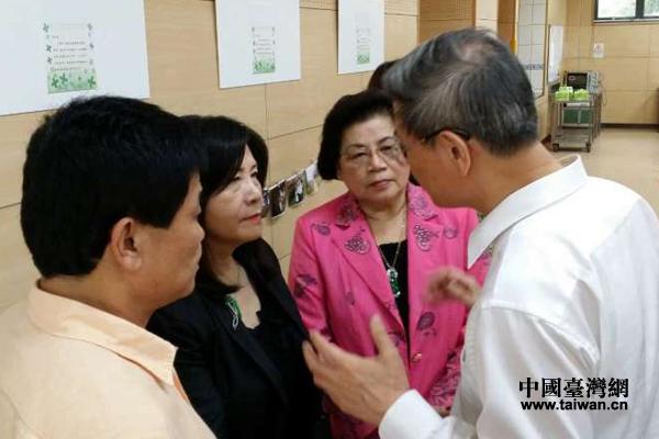 組圖:張志軍探訪臺(tái)中霧峰林家 有其后人親切交談