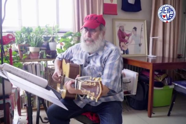 自彈自唱，我把中國(guó)唱給你聽