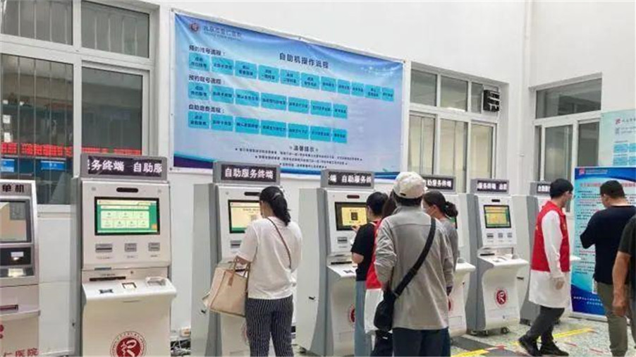 枝葉總關(guān)情，中國十年書寫民生保障新篇章