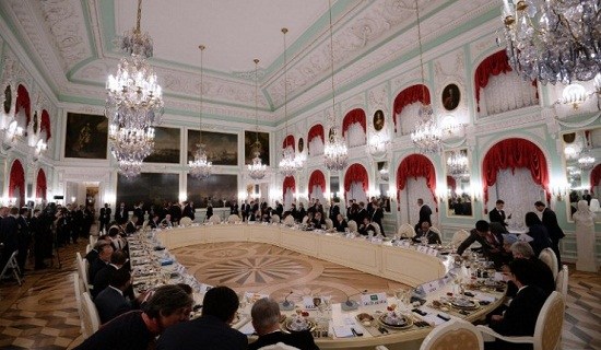 G20峰會(huì)晚宴商討敘問(wèn)題奧巴馬姍姍來(lái)遲(圖)