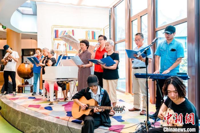 國(guó)家衛(wèi)健委:全國(guó)養(yǎng)老服務(wù)機(jī)構(gòu)和設(shè)施總數(shù)達(dá)36萬(wàn)個(gè)